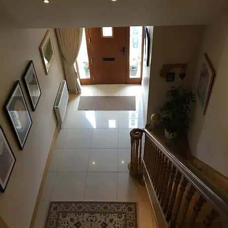 לינה וארוחת בוקר Lissadell 3*